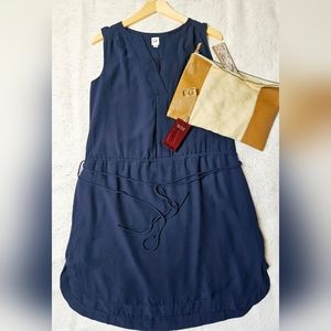 NWT Gap Sleeveless V-neck Shirt Dress